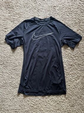 Nike Pro Dri-Fit Slim Fit Short Sleeve Shirt - Mens Small - Black [DD1982-010]
